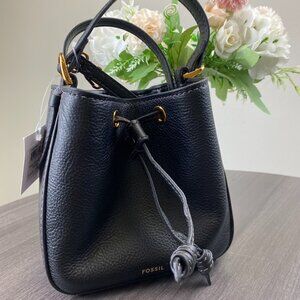 Fossil SHB3196001Tessa Small Bucket Crossbody, Black